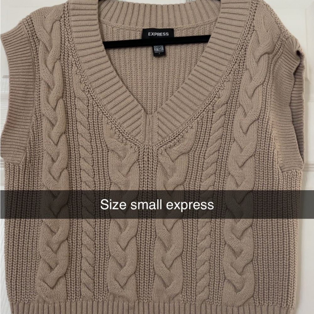 Express Women's V-Neck Cable Knit Sweater Vest - Beige - like new